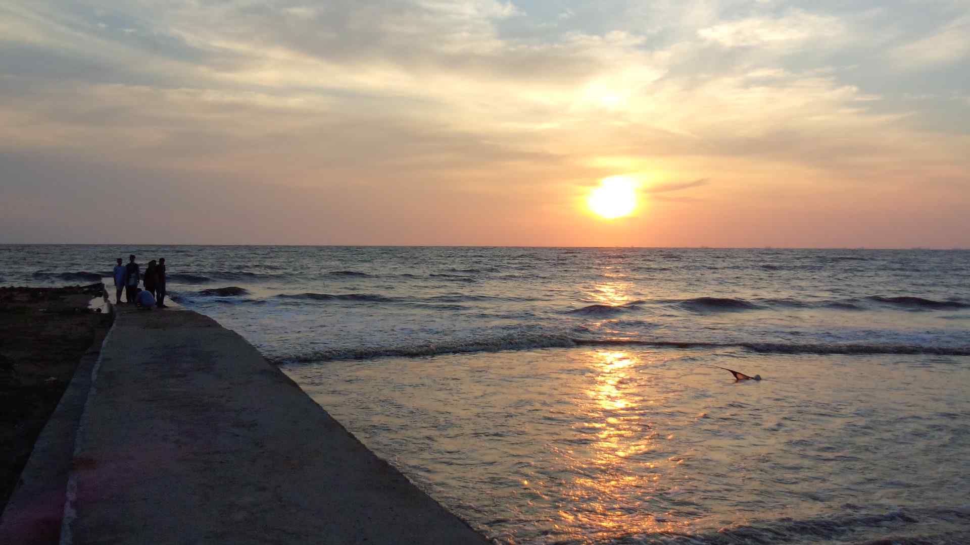Ini Pantai Dengan Spot Foto Sunset Terbaik Di Kalsel Teras 7