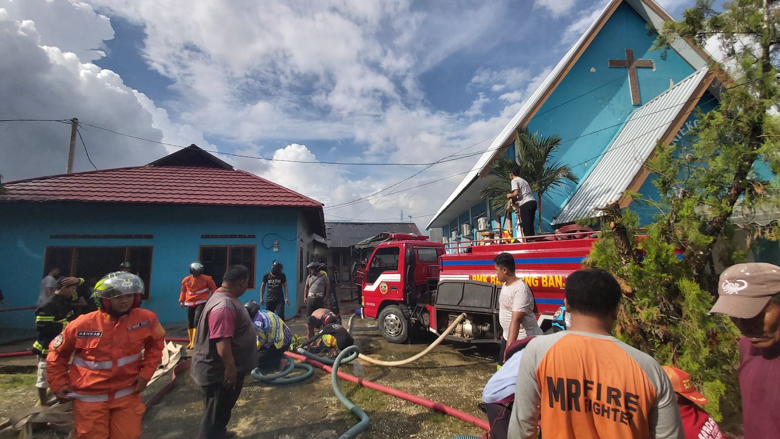 Gambar Kebakaran di Gereja Pantekosta Banjarbaru
