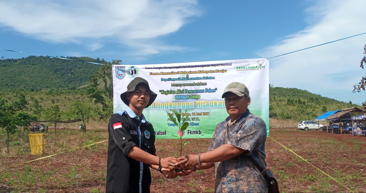 FKMKB gelar aksi penanaman pohon di kawasan wisata Air Terjun Janda Beranak Tiga Desa Kiram Kecamatan Karang Intan