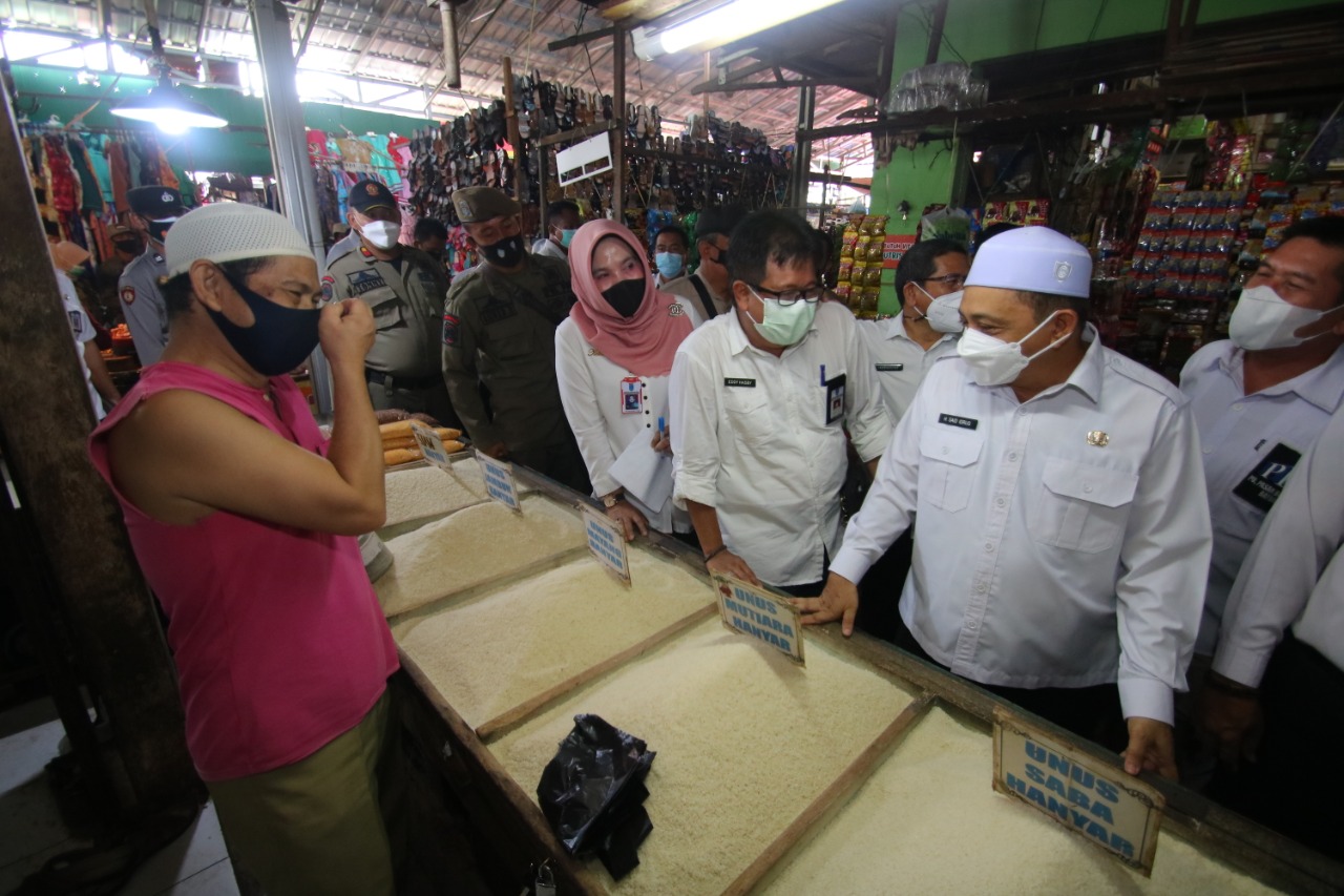 Wakil Bupati Banjar Said Idrus saat melakukan sidak di pasar Martapura