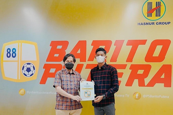 The future is bright. WeE28099re happy to announce that we just signed our center back Pajri Maulana to PS Barito Putera. Selamat untuk client pemain mud4