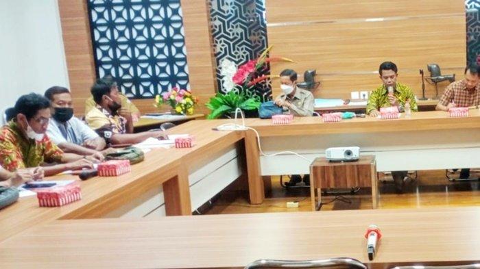 Komisi III DPRD Batola dengar pendapat dengan PT ASIH terkait sengketa lahan di Tabunganen