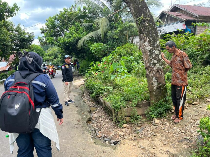 Anggota Komisi 1 DPRD Kabupaten Balangan bersama SKPD teknis meninjau lokus yang menjadi usulan pembuatan siring sekaligus bertemu dengan warga desa Muara Pitap. Ist