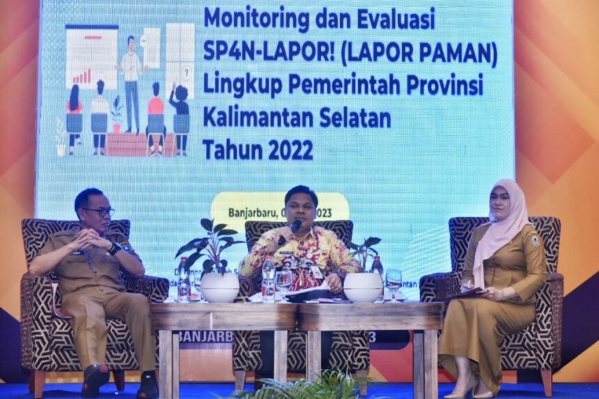 Sekdaprov Kalsel, Roy Rizali Anwar saat Rapat Kerja Daerah (Rakerda) Tahun 2024 dan Evaluasi Pengelolaan LAPOR! tahun 2023 di Banjarbaru. (Foto: M Rezki Maulidja/Biro Adpim Pemprov Kalsel)
