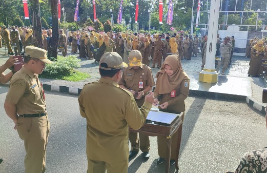 Demi sukseskan Pemilu 2024, Bupati Banjar Saidi Mansyur minta ASN jaga netralitas. Senin (05/06/2023). (Foto: Diskominfo Banjar)