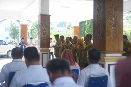 Para kontingen Tabalong yang bakal mengikuti kegiatan PENAS KTNA XVI 2023 di Padang Sumatera Barat. Rabu (07/06/2023). (Foto : ihsan_teras7.com)
