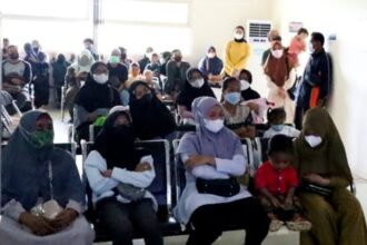 Masyarakat saat hadir dalam kegiatan edukasi kesehatan, dalam rangka Hari Tuberkulosis Sedunia, di RSD Idaman Banjarbaru, pada Jumat (24/03/2023). (Foto: instagram/@rsdidamanbanjarbaru)