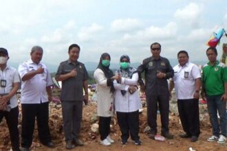Komisi III DPRD Tabalong tinjau lokasi perluasan Landfill TPA Bongkang (foto : Media Center Tabalong)
