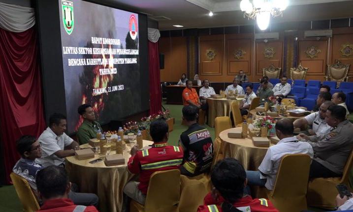 Rapat koordinasi kesiapsiagaan karhutla di Aula Tanjung Puri. Rabu (21/06/2023). (foto : Media Center Tabalong)