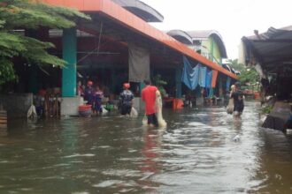 Pasar Martapura Dihantam Banjir