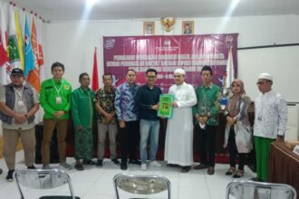 DPC PPP Kabupaten Banjar serahkan dokumen pengajuan perbaikan (Foto : Heru)