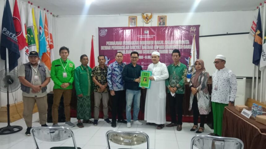 DPC PPP Kabupaten Banjar serahkan dokumen pengajuan perbaikan (Foto : Heru)