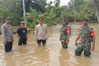 Unsur Tripka melakukan himbuan kepada warga untuk wasdapa bahaya banjir agar tidak menelan korban Jiwa.