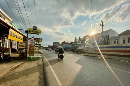 Ruas jalan Ahmad Yadi di Kelurahan Batu Piring Kecamatan Paringin Selatan Kabupaten Balangan Kalimantan Selatan