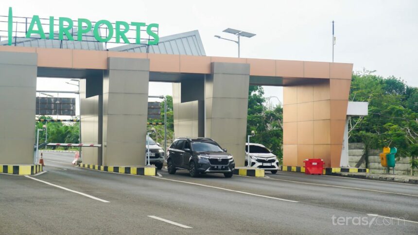 Parkir Bandara Syamsudin Noor